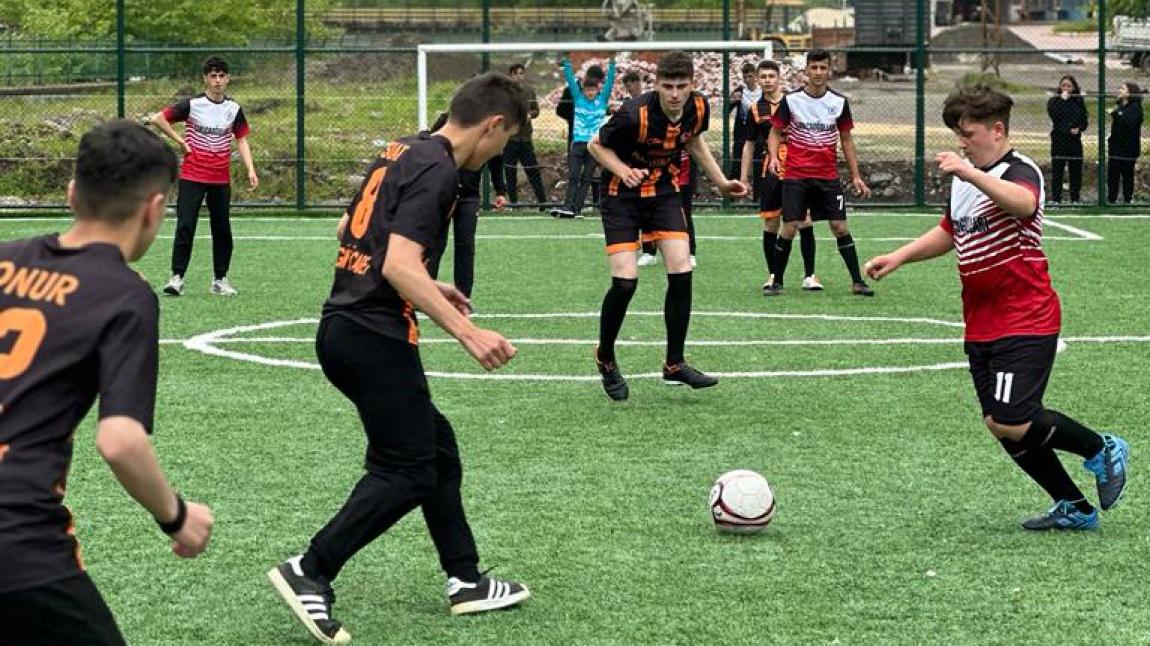Okulumuzda Futbol ve Voleybol Turnuvası Düzenlendi